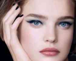 Контрастный макияж для голубых глаз
