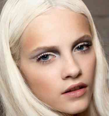 Красивый макияж для блондинки с серо голубыми глазами
