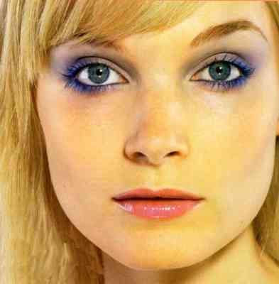 Красивый макияж для блондинки с голубыми глазами