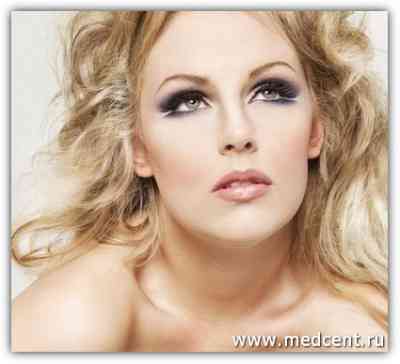 Вечерний макияж для блондинок с голубыми глазами фото