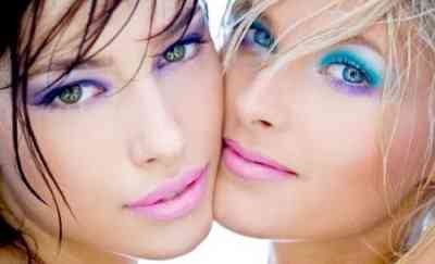 Повседневный макияж для блондинки с зелеными глазами