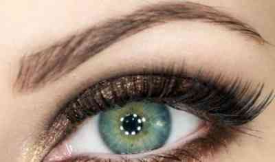 Повседневный макияж глаз с коричневыми тенями