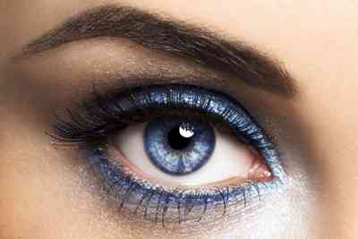 Фэшн макияж для голубых глаз