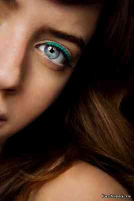 Яркий макияж для голубых глаз фото