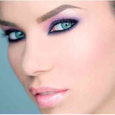 Нюдовый макияж для голубых глаз со светлыми волосами