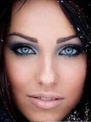 Золотистый макияж для голубых глаз фото