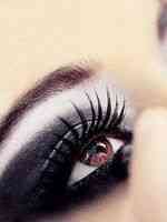 Вечерний макияж для карих глаз черными тенями