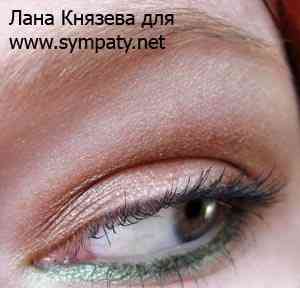 Макияж для зеленых глаз фиолетовый