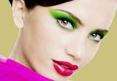 Темно зеленый цвет глаз макияж