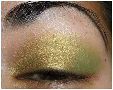 Золотистый макияж для зеленых глаз