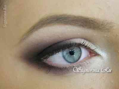 Классический макияж для голубых глаз