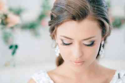 Легкий макияж для голубых глаз на свадьбу