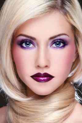 Стильный макияж для блондинок с голубыми глазами