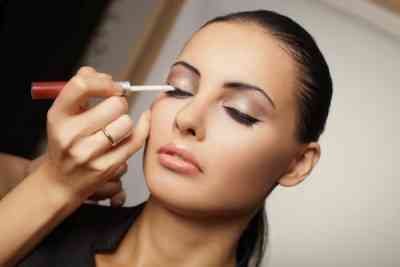 Как правильно сделать макияж дневной для карих глаз