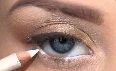 Макияж глаз с белым карандашом для карих глаз