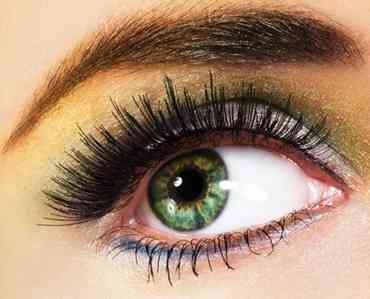 Макияж для брюнеток с серыми глазами и светлой кожей фото