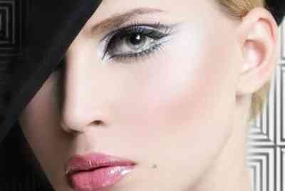 Освежающий макияж для серых глаз
