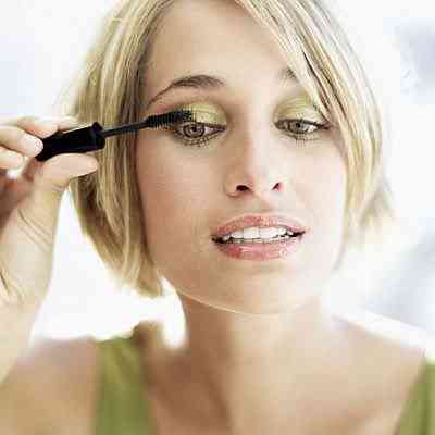 Дневной макияж для блондинок с зелеными глазами
