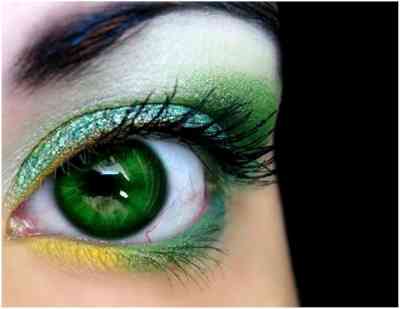 Летний легкий макияж для зеленых глаз