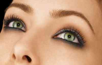Макияж для золотистых волос с зелеными глазами