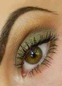 Вечерний макияж для каре зеленых глаз