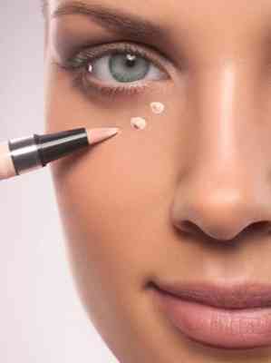 Как с помощью макияжа скрыть круги под глазами