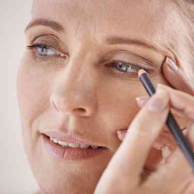 Как правильно красить глаза в 40 лет