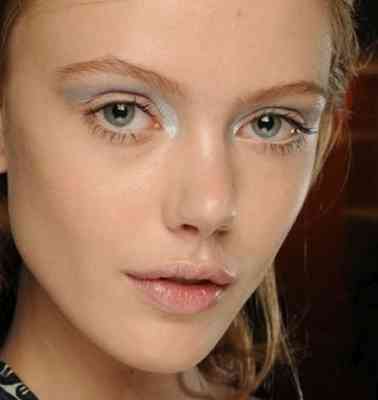 Как удлинить круглые глаза с помощью макияжа