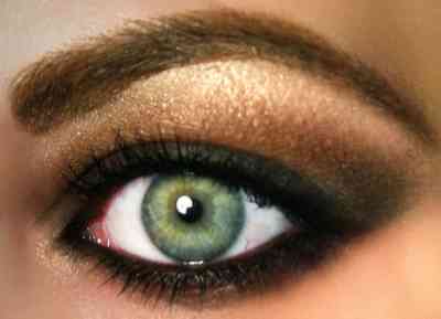 Лёгкий макияж для зелёных глаз на свадьбу