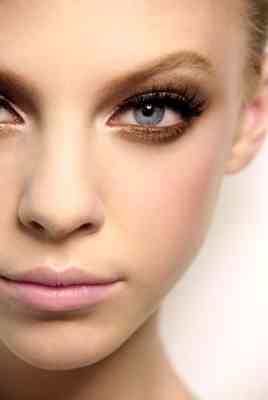 Как расширить узкие глаза с помощью макияжа
